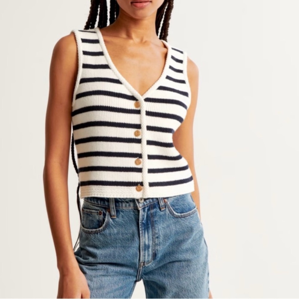 Abercrombie & Fitch Mara Button-Up Sweater Vest
Navy & White Striped Size M NEW